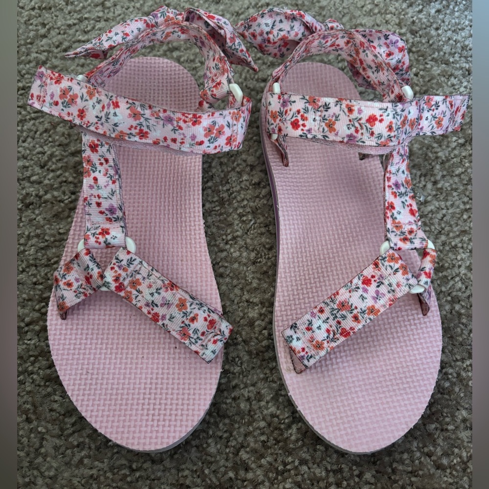 Summer sandals